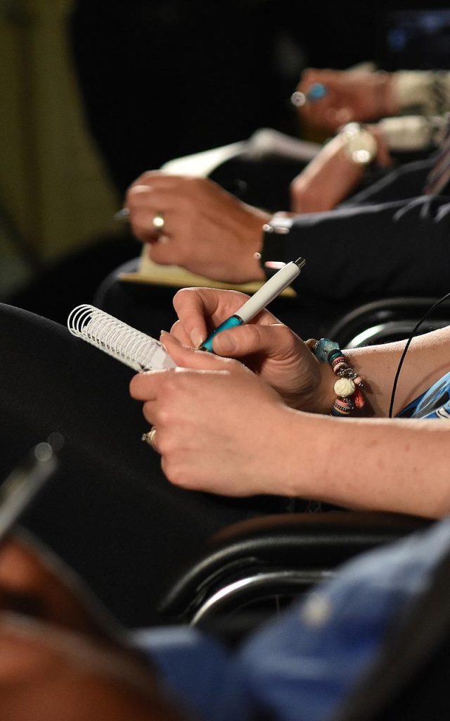 taking-notes-gf463c6196_1920 conferencias